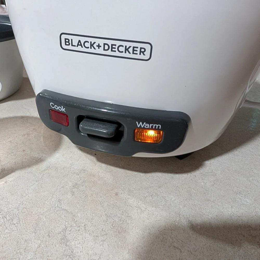 Black & Decker Rice Cooker - Picture 6 of 9